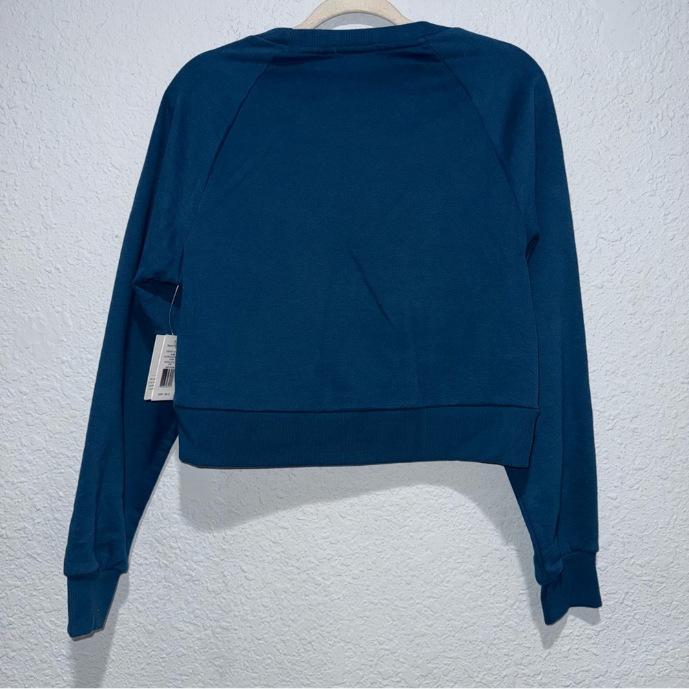 NWT Beyond Yoga Uplift Cropped Pullover Blue Gem S Cozy
Luxe Deep Blue Cozycore - Picture 6 of 6